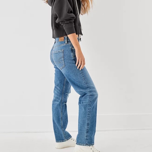 American Eagle Outfitters Denim - HOST PICK 🎉 American Eagle Low-Rise '90s Straight Jean